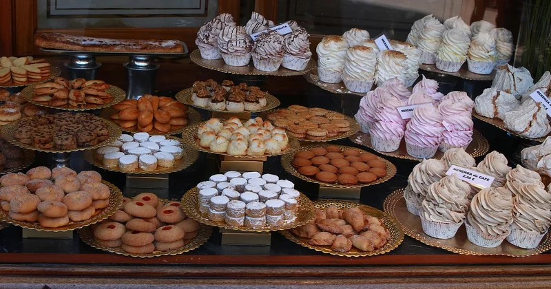 Des idées de décoration de vitrine boulangerie qui vieillissent bien