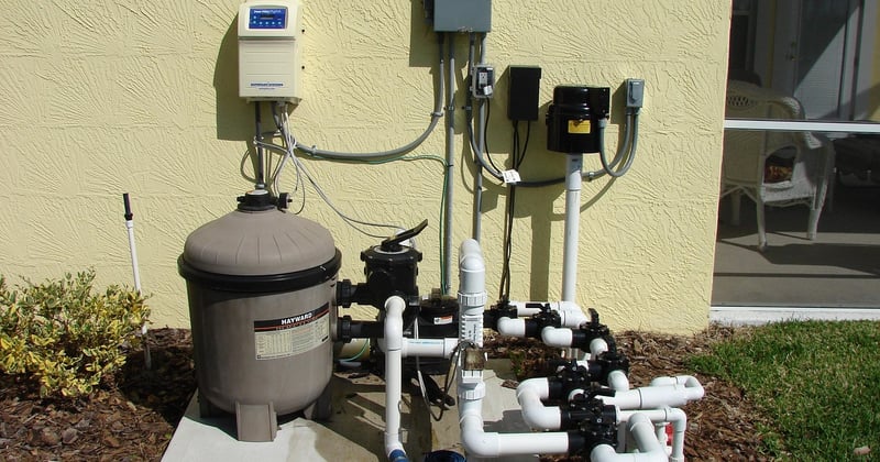 Air dans la pompe piscine : comment purger et retrouver une filtration efficace