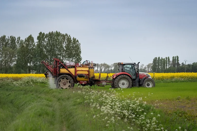 Technique de pulvérisation pour une finition lisse