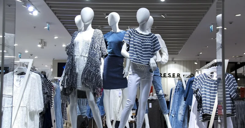 Vitrine boulangerie moderne ou occasion : faut-il remplacer le meuble ?
