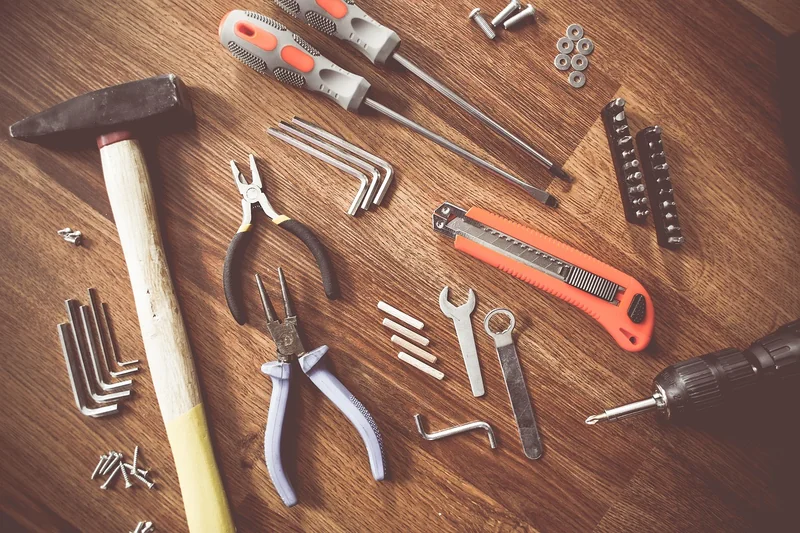 Rassembler la panoplie du pro : outils et matériaux
