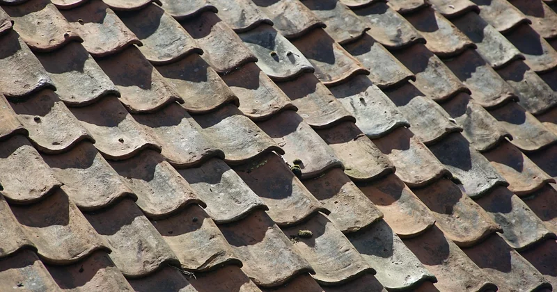 Pourquoi vos tuiles se sont-elles poreuses ?