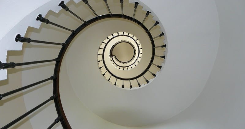 Prix monte escalier Stannah droit : le budget réel à prévoir