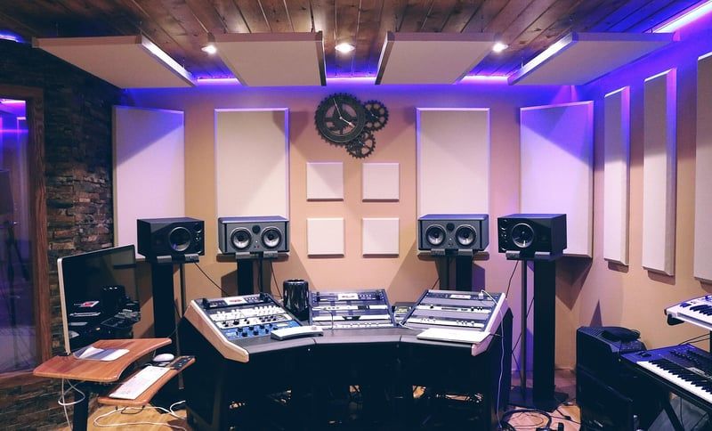 Guide d'achat 2026 : comment choisir son panneau isophonique pour une isolation acoustique réussie