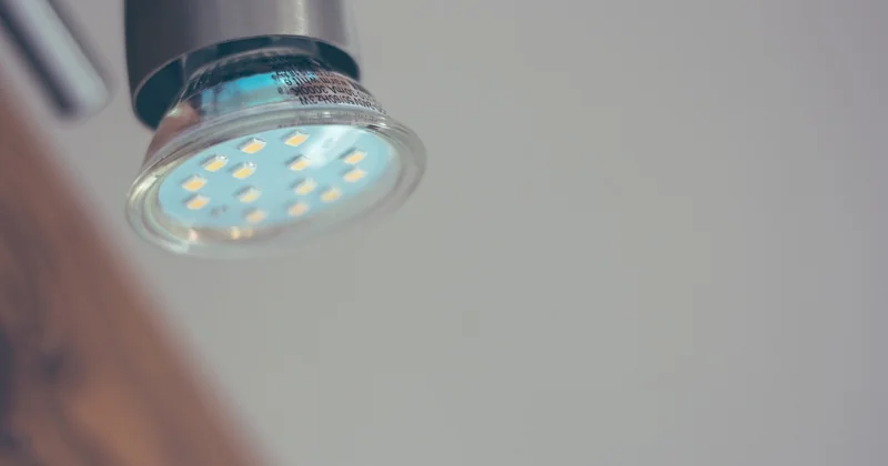 Étape 2 : L'éclairage, ou pourquoi le RGB ne sauvera pas un mauvais placement
