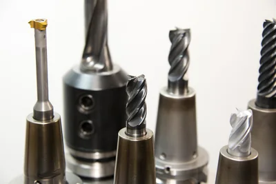 Créer son premier établi de bricolage à petit prix : guide complet 2026