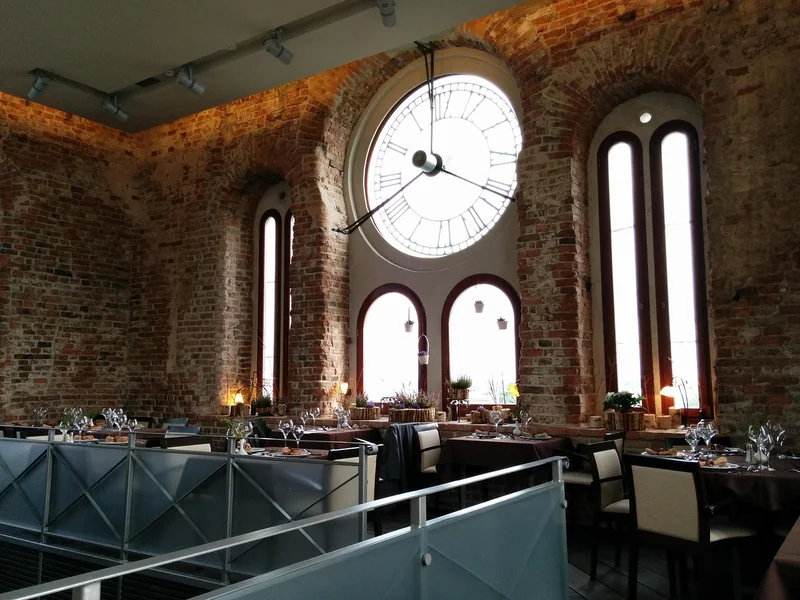 Comment entretenir et restaurer une horloge des années 50